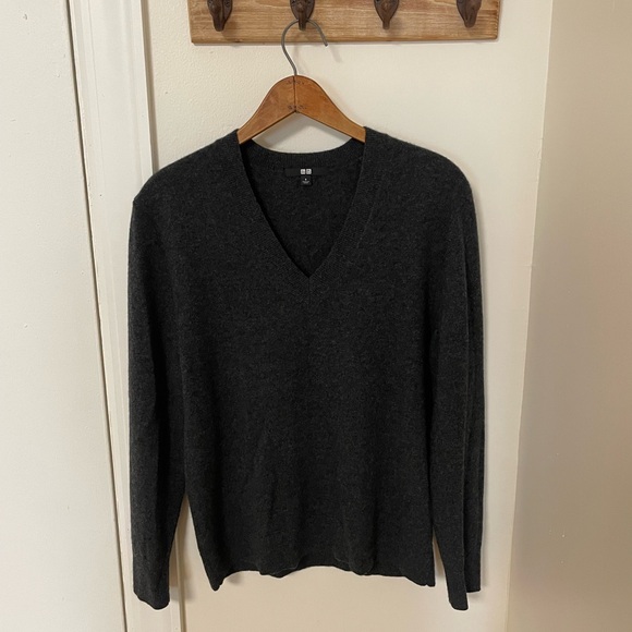 Uniqlo cashmere sweater - Picture 1 of 4